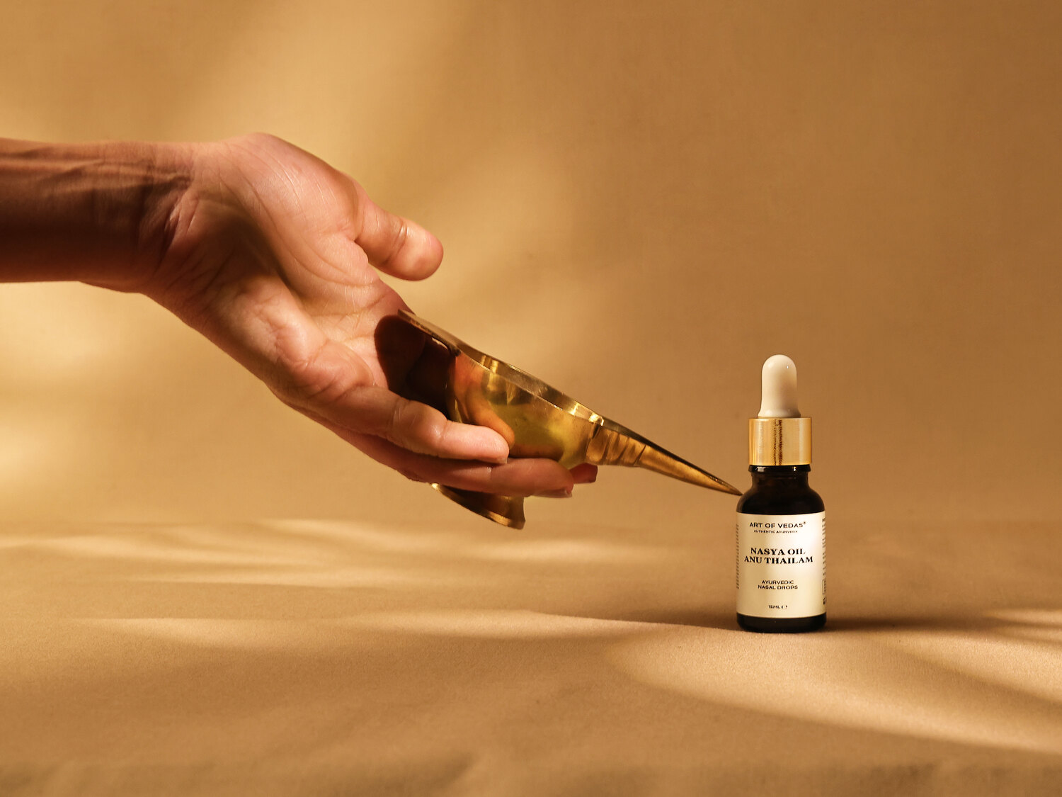 Aceite nasal Anu Thailam con cuenco ritual Kansa para cuentas profesionales de Shop Ayurveda EU